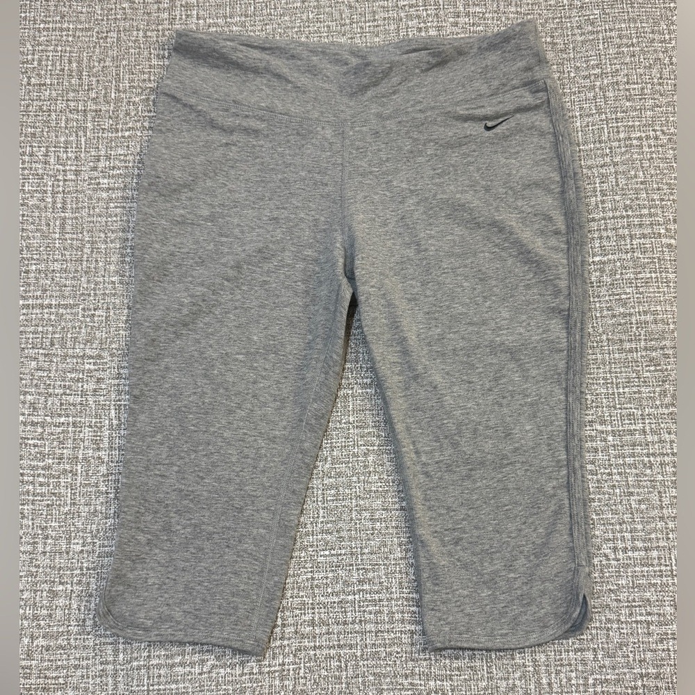 Nike DRI-FIT Cotton Capri Leggings - Gray, Size Medium
